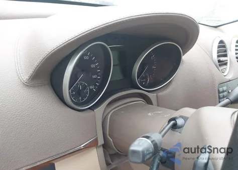 2009 Mercedes-Benz Gl 450 4Matic z USA, uszkodzony, nr VIN 4JGBF71E79A483550